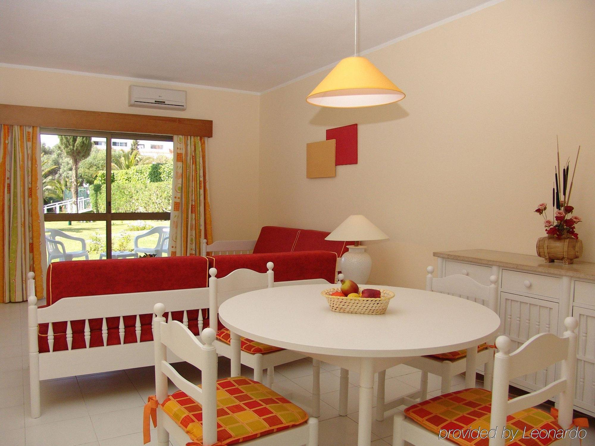 Cheerfulway Valmangude Jardim Apartamentos Albufeira Restaurant photo